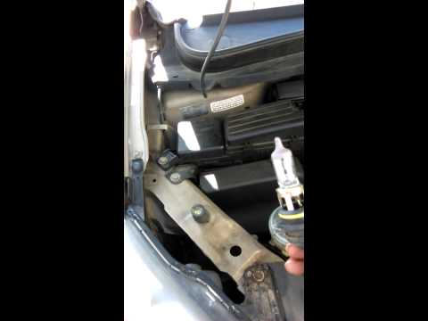Head light bulb replace Honda Odyssey 2005
