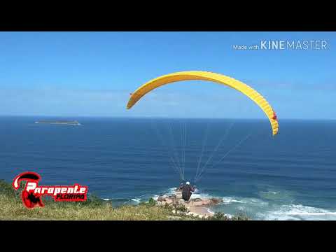 Voo em Florianópolis de parapente, você gostaria de experimentar?