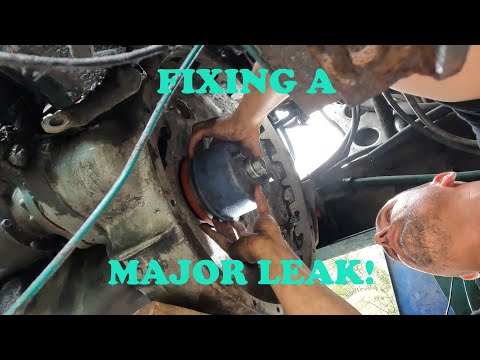 MAJOR OIL LEAK! Replacing a rear main seal in a 1980 Peterbilt 359 with an 8v92 Detroit Diesel.
