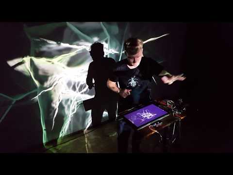 Audiovisual performance by hand gestures (using Mazetools Soniface Lab & Leap Motion, 06.09.2018)