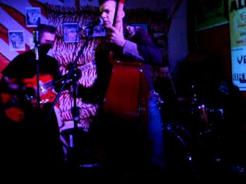 Crazy Legs - Buzz Buzz a Diddle It