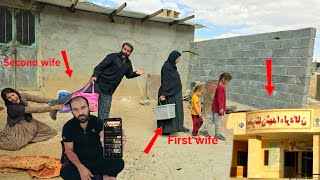 Download lagu  climax of  conflict: second wife preventing  first wife from giving birth in  hospital. mp3