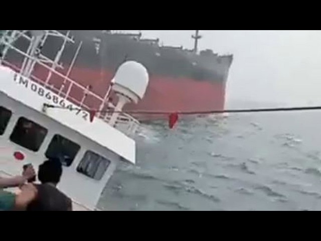 Enorme granelero panameño choca con pesquero chino