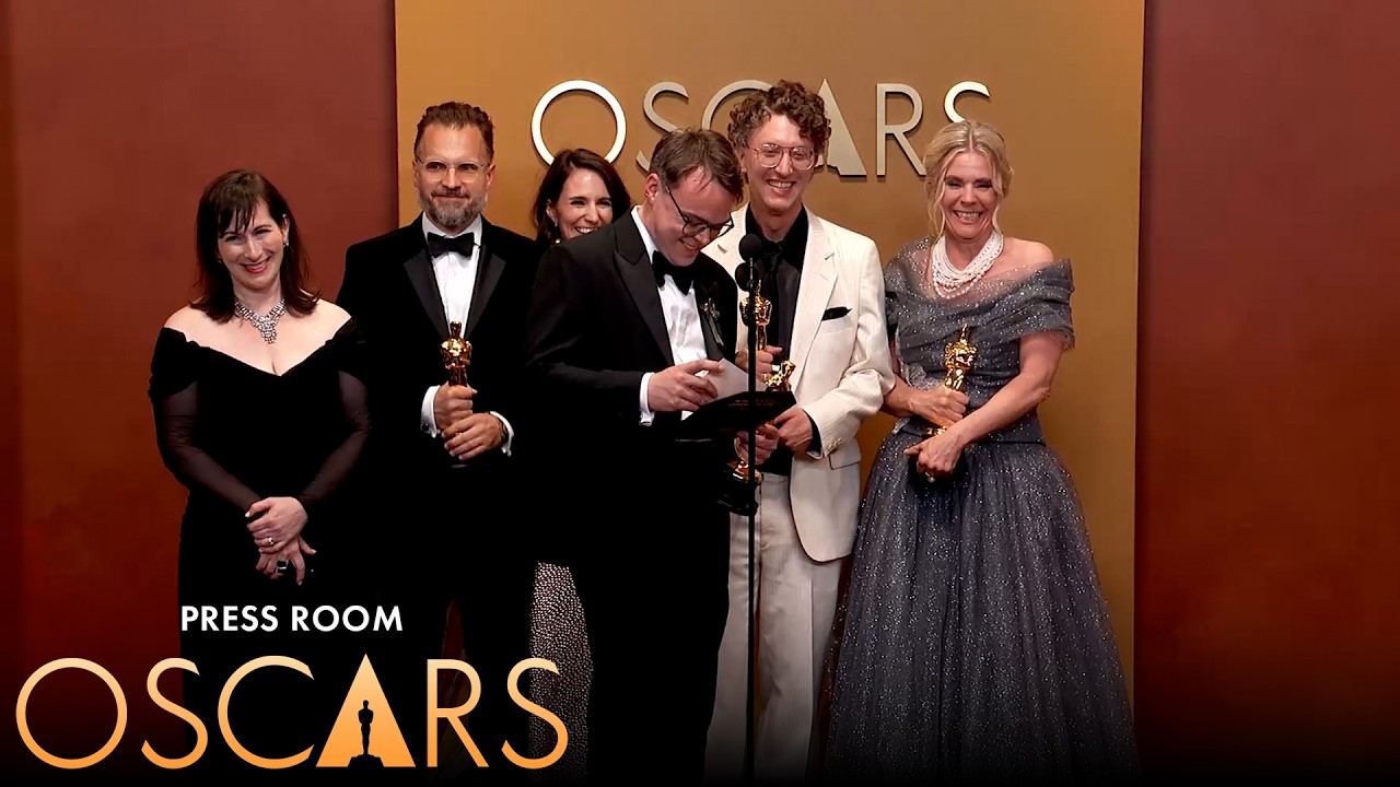 Miniature de la vidéo Mr. Nobody Against Putin Best Documentary Feature Film Press Room Speech | 98th Oscars (2026) du film Mister Nobody contre Poutine