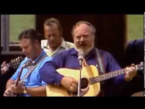 Write Your Name In The Sand: Mac Wiseman