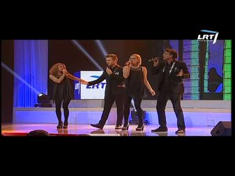 Merginų ir vaikinų grupė "DAR": Indrė, Kristina, Vudis ir Grūdas