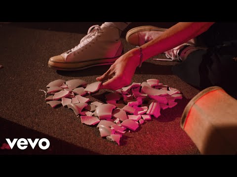 Zach Hood - never knew a heart could break itself (Official Video)