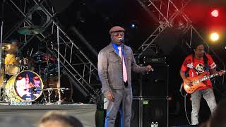 LIVING COLOUR LIVE AT EPCOT 2017    COME ON