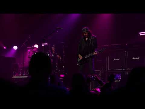 【KISS Kruise: Land-Locked In Vegas】 Bruce Kulick live (1 of 2)