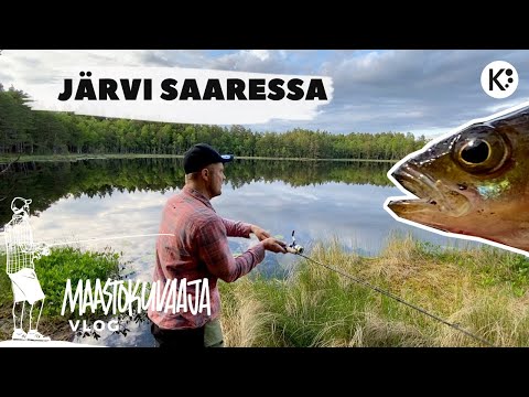 Mulkosilmäisiä pikkuahvenia kalastamassa erämaalammella