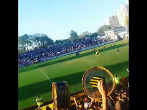 "EL ALIENTO DE LA HINCHADA DE PEÑAROL" Barra: Barra Amsterdam • Club: Peñarol