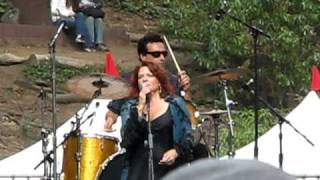 Roseanne Cash - Burn Down This Town (Live)