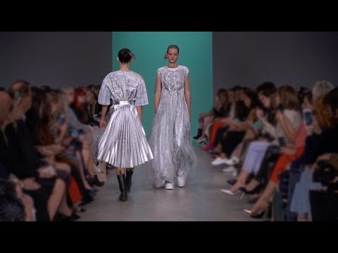 Akira | Resort 2019 | Mercedes Benz Fashion Week Australia