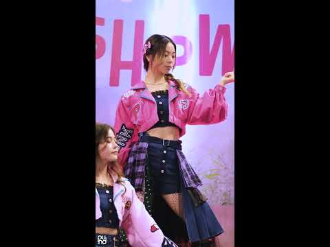 [4K] โดดดิด่ง - Pun BNK48 @ Road Show Central Plaza Mahachai 200815 [Fancam]