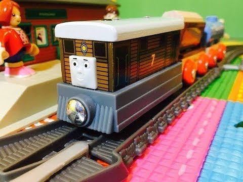 Fisher Price Thomas and Friends Treno di legno Toby su Trackmaster track 【il treno】02912+it