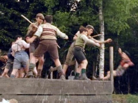 KRIEG DER KNÖPFE | Trailer & Filmclips [HD]