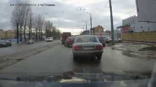 preview picture of video 'ДТП Смоленск по улице Шевченко возле Лукойла 4.03.2015'