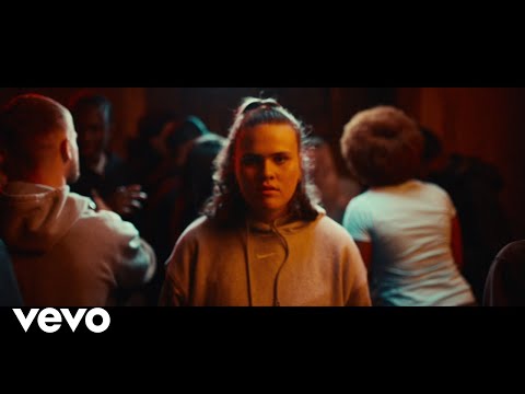 venbee, Dan Fable - low down (Official Video)