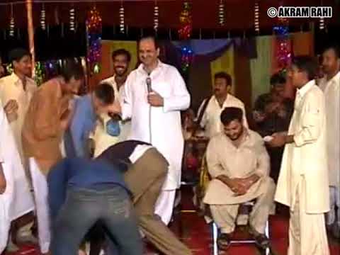 Iha Kajley Waali Akh Mastani Yaar Di | Akram Rahi | Live Show in Narowal, Pakistan 2009