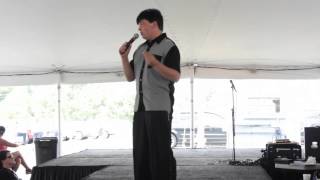Cliff Wright sings 'Paralyzed' Elvis Week 2014 (video)