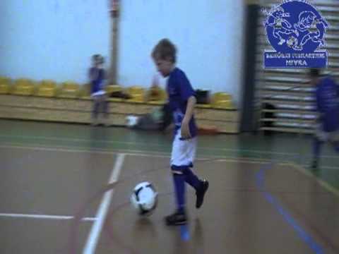 PRZESKOK KROK5a - EKS Kolektyw Radwanice - podstawy piłki nożnej