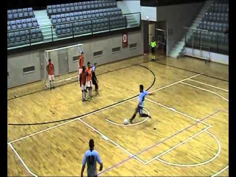 290416.Calcio di punizione Levico Terme e parata Cus Trento (sull'1-0)