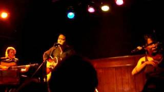 Ida performing &quot;Maybelle&quot; at Schubas - Chicago, IL - Aug 16, 2008