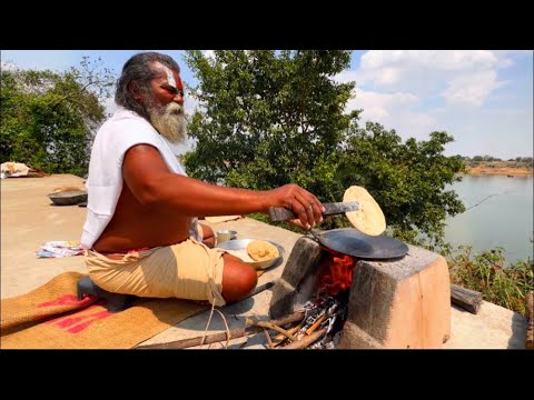 माँ नर्मदा जी के तट पर सिद्ध एवं गुप्त संत चित्रकूट वाले बाबा की भोजन प्रसादी। बाबा के दुर्लभ दर्शन।