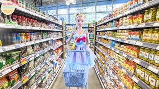 Barbie dolls Barbie push shopping cart to go shopp