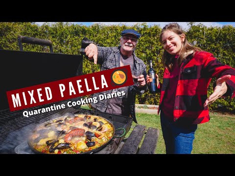 烹調西班牙混搭雞肉、海鮮和西班牙辣子醬!?| 美味的西班牙食物在家裡 (Cooking SPANISH MIXED PAELLA with Chicken, Seafood and Chorizo! ? | Delicious SPANISH FOOD at HOME)