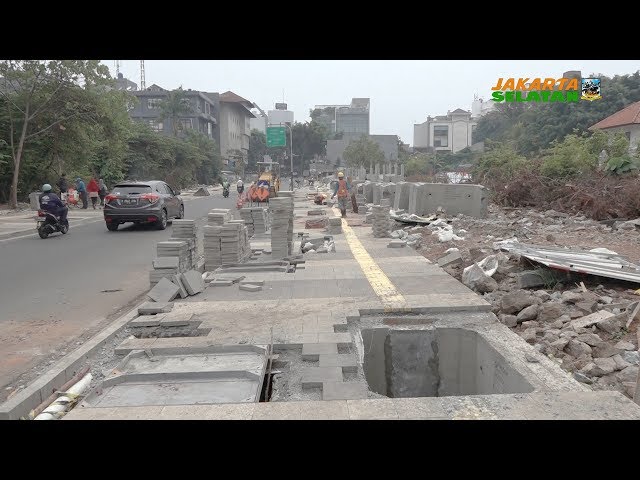 Pemprov DKI Mempercantik Trotoar di Kawasan Kemang Jaksel