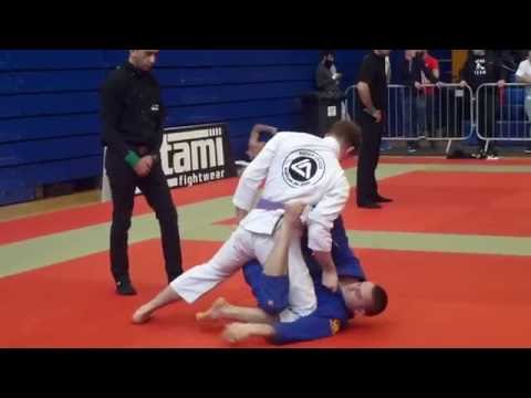 Oscar Gugala vs Toth Zoltan Rudolf - IBJJF London Winter Open 2016 - Purple Adult - Middle