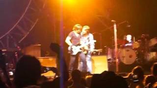 Russell Crowe and Keith Urban "Folsom Prison" live Vancouver BC