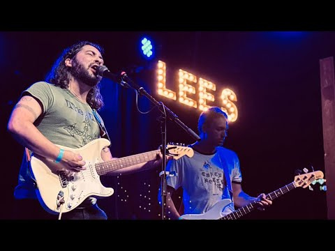 Narcissist + Sniveller by The Tubs (Live in Toronto)