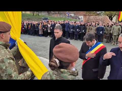 Alba24 Video: Ridicarea drapelului de 1 Decembrie la Alba Iulia