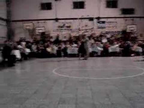  Roxana L'Arco  and  Eduardo Masci  are  dancing  to  a  tango