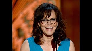 Video trailer för Sally Field on STEEL MAGNOLIAS & Shirley MacLaine