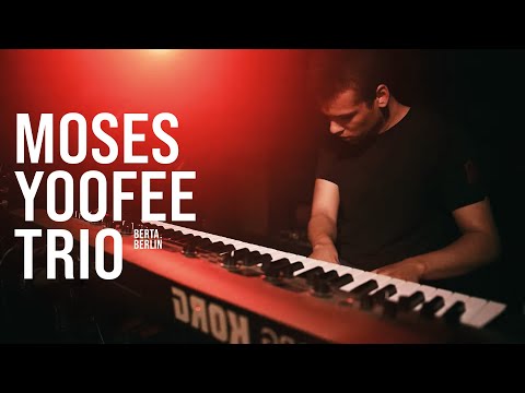 Moses Yoofee Trio - live @ Club Gretchen | LIVING IN A BOX
