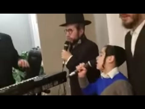 Lezer Weinshtock Singing With Child Singer