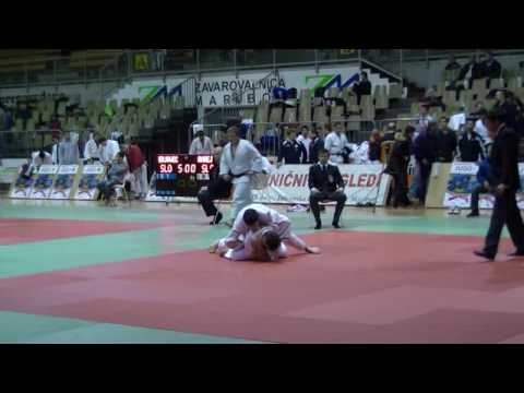 Judoisti v "ljubezenskem prijemu"