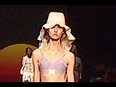 VIVIENNE WESTWOOD Spring 2009 London - Fashion Channel