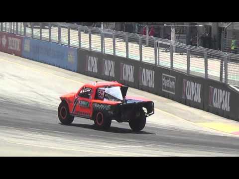 Stadium Super Trucks tight finish - Race 1 - Clipsal 500 2016