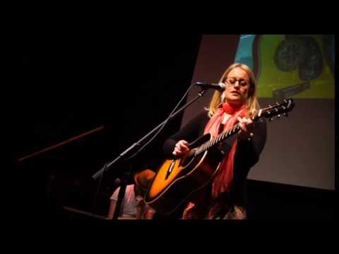 Eilidh Patterson plays 'Do I Ever Cross Your Mind' live at the Atlantic Sessions festival in 2016