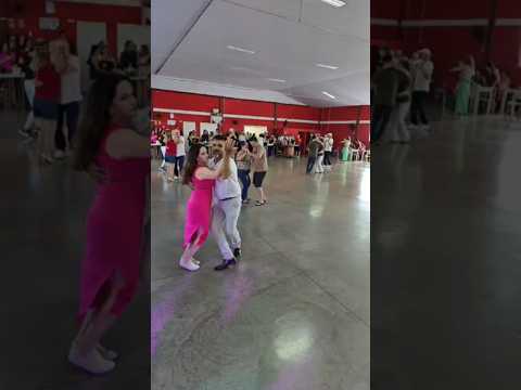 no Belizario idosos do bairro Planalto em Pato Branco no Paraná.Brasil #shotrs #baile #dancarinos