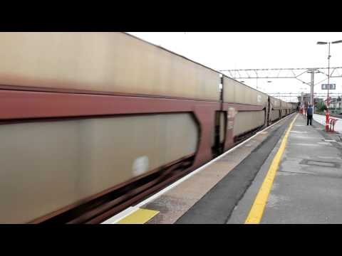 DB class 90028 with car carriers