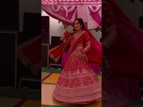 Nazar koi Na Lage😍Bride Sangeet Dance♥️ #shorts #sangeet #dance #wedding #viral #meghachaube