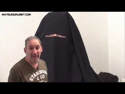 Avis de recherche et bon physionomiste.