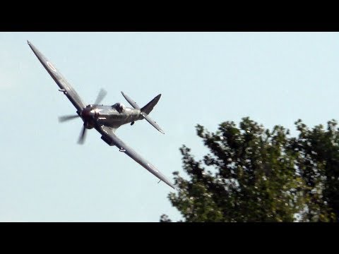 4Kᵁᴴᴰ SPITFIRE MK.XVIIIe - Low & Fast - GREAT Rolls-Royce Griffon Sound !!!