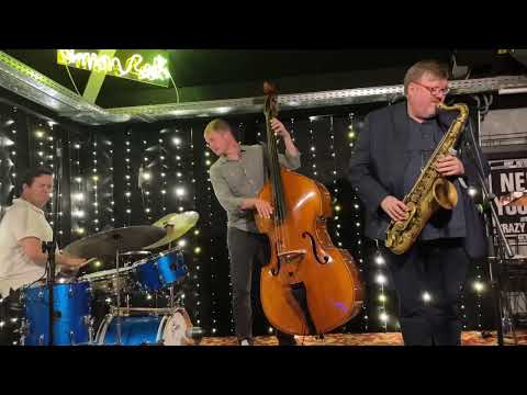 Joel Frahm Trio feat. Don Loomis & Ernesto Cervini / Lemon Rock Granada 04/Mayo/23