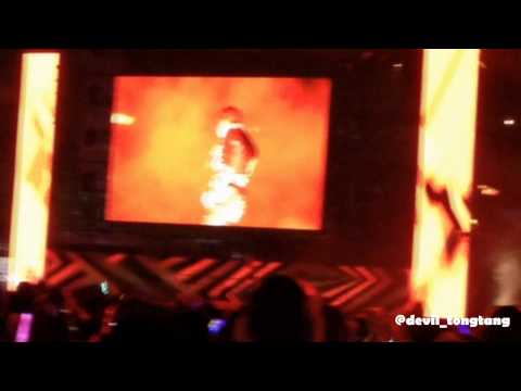 [Fancam] 121125 SMTOWN 3 in BKK - Internet war (Jonghyun & Taemin SHINee)